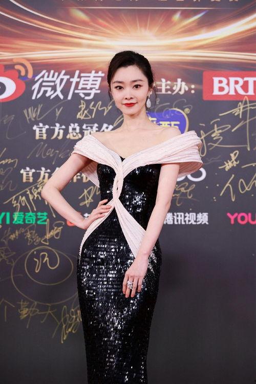 娱乐吃瓜君王一博宋轶,娱乐圈的甜蜜瓜田  第3张